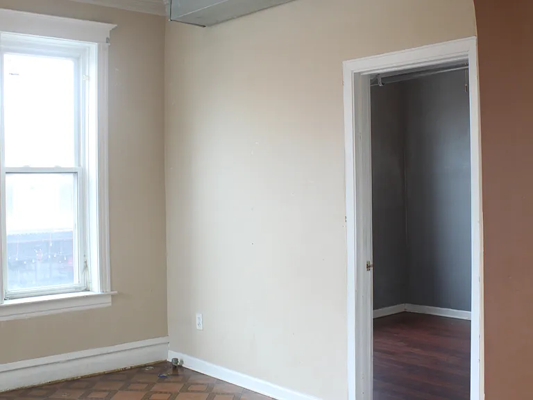 2025 W 35th St #2F — Photo 16