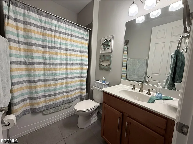 3916 King Edwards St — Photo 5