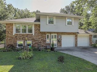 13735 Parker Ave, Grandview, MO 64030