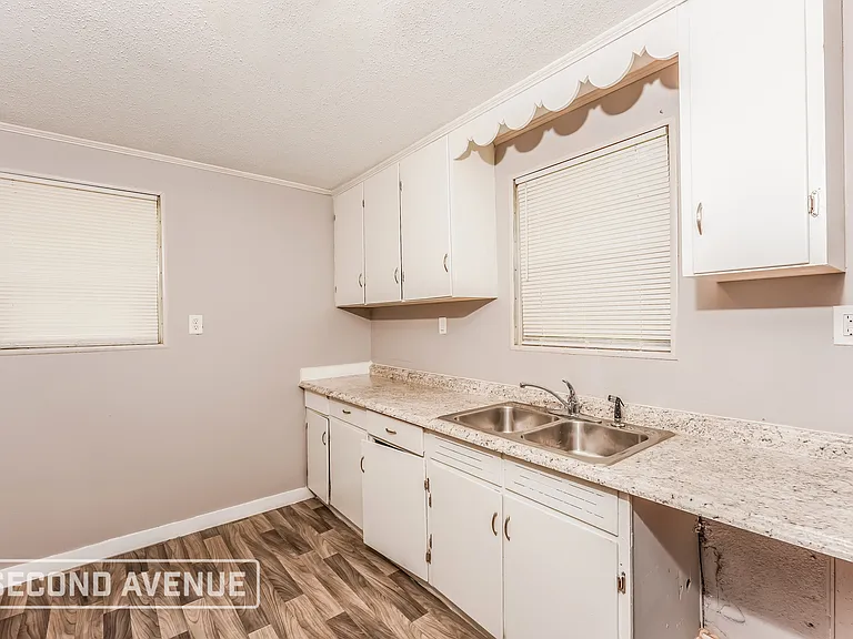 2908 Avenue I — Photo 6