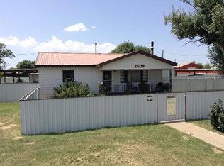 2509 N Columbia St, Plainview, TX 79072