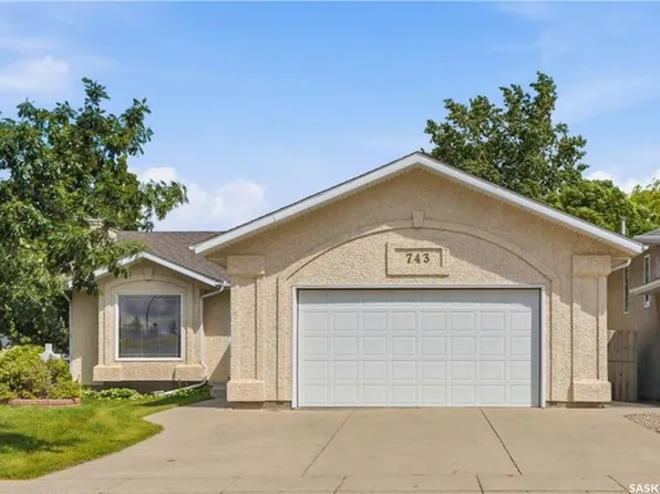 743 Pezer COURT, Saskatoon, SK S7S 1J8