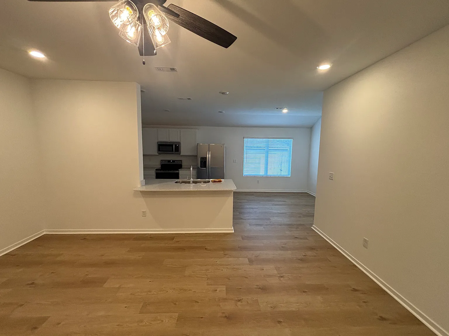 3 bed, 1472 sqft, $1,795 — Photo 4