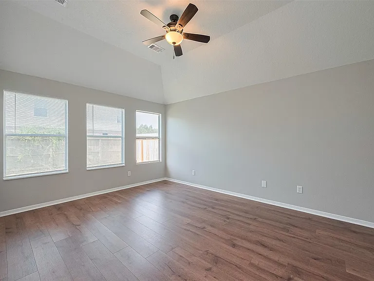 12230 Hawthorne Hill Cir — Photo 28