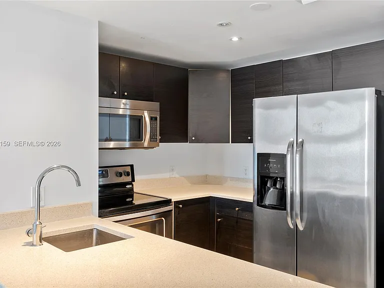185 SE 14th Ter #2602 — Photo 8