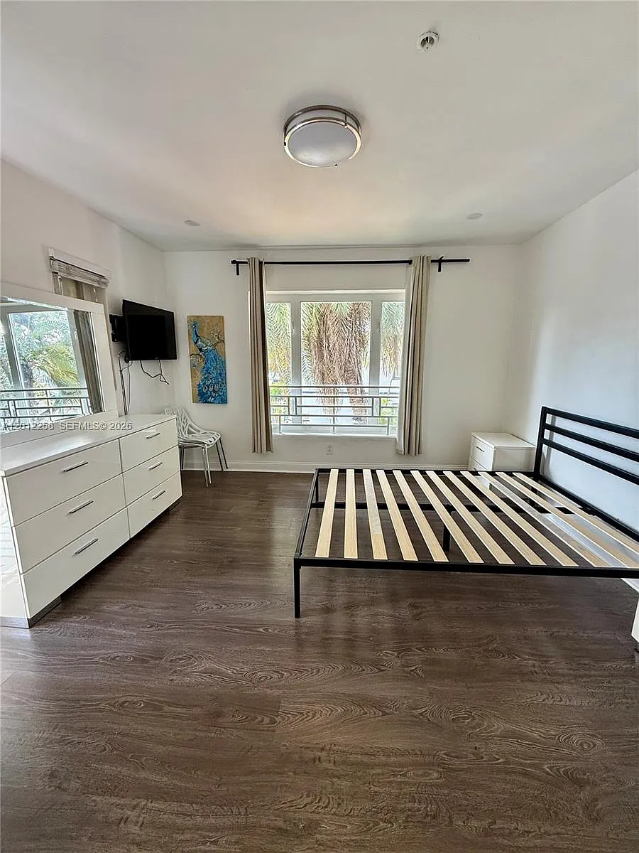 Building Photo - 1540 Jefferson Ave #2