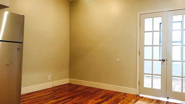 Rented by Nooklyn NYC LLC | media 19