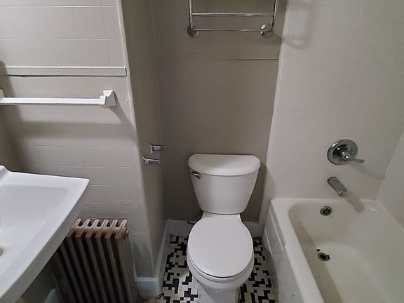 5th image of 811 Walker Ave #3A