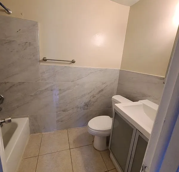 1712 SW 40th Ter #1712 — Photo 7