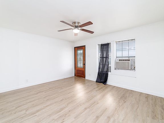 5th image of 2305 Wilshire St
