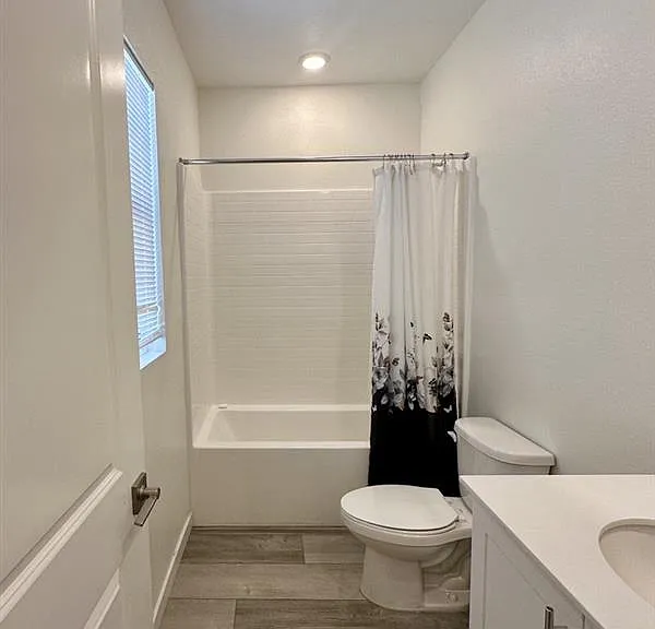 4376 Alamo Ln — Photo 7