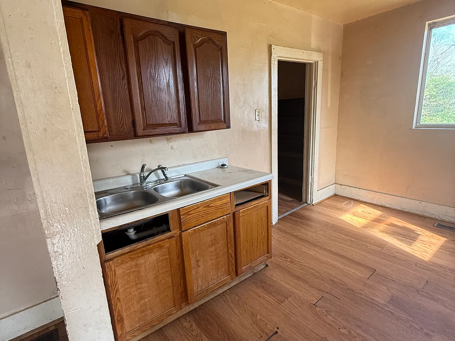 2 bed, $845 — Photo 3