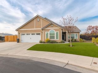 2821 Sierra Madre Ave, Clovis, CA 93611