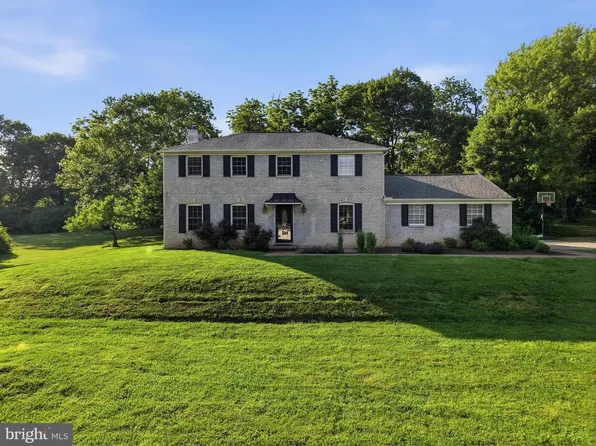 609 E Pleasant Grove Rd, West Chester, PA 19382