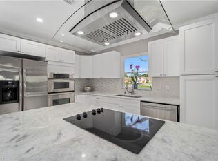 702 93rd Ave N, Naples, FL 34108