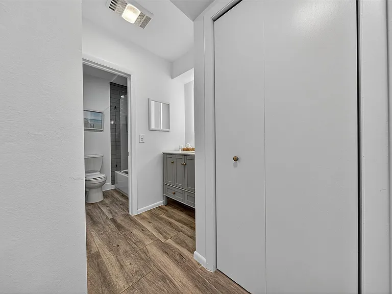 2708 NE 14th Street Cswy #2 — Photo 45
