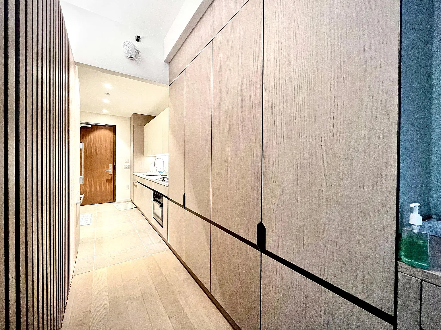 Studio, 500 sqft, $2,700 — Photo 3
