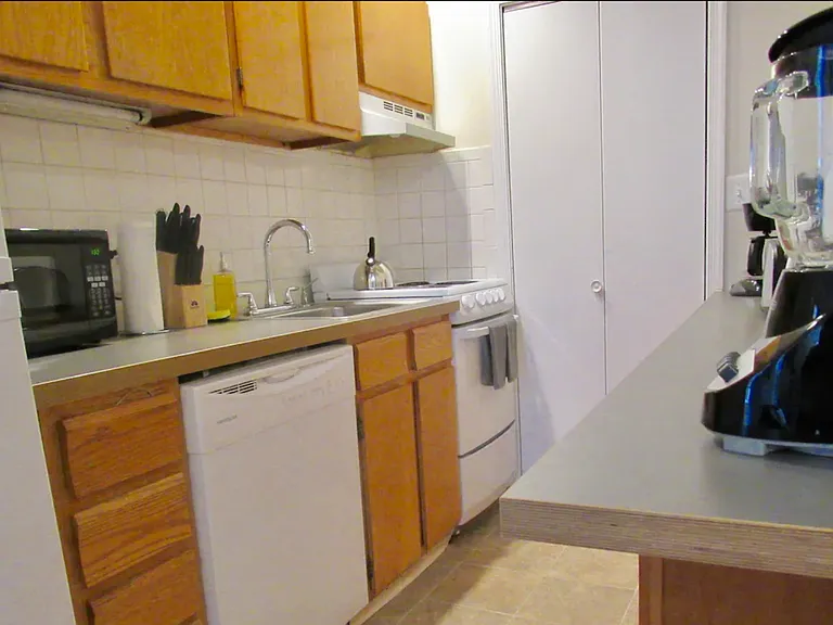 1734 Spruce St #2R — Photo 2