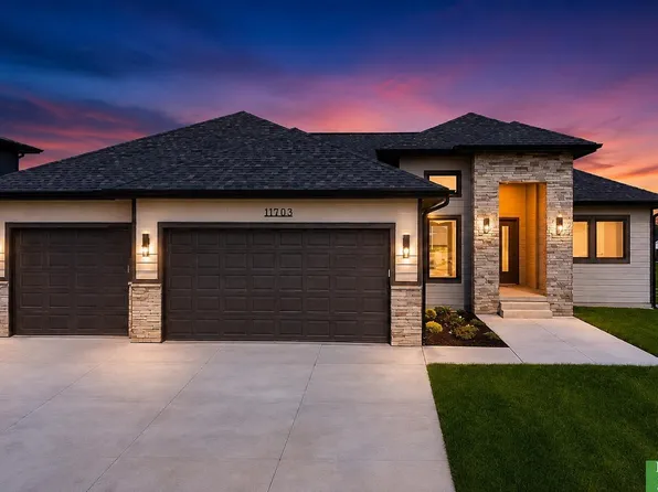 11703 S 123rd Ave, Papillion, NE 68046