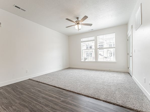 13688 S Hanley Ln #JJ204, Riverton, UT 84096
