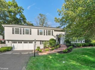 943 Grandview Ln, Lake Forest, IL 60045