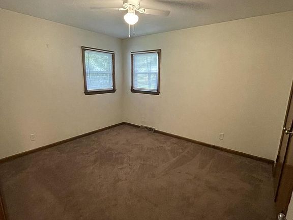 3rd image of 111 Beaumont St