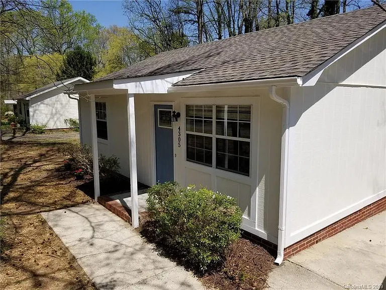 4305 Lake Rd — Photo 4
