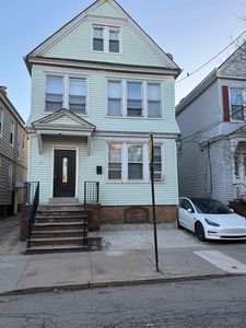 16 Washington Pkwy, Bayonne, NJ, 07002