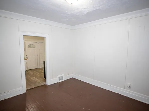 3332 E 145th St #2, Cleveland, OH 44120