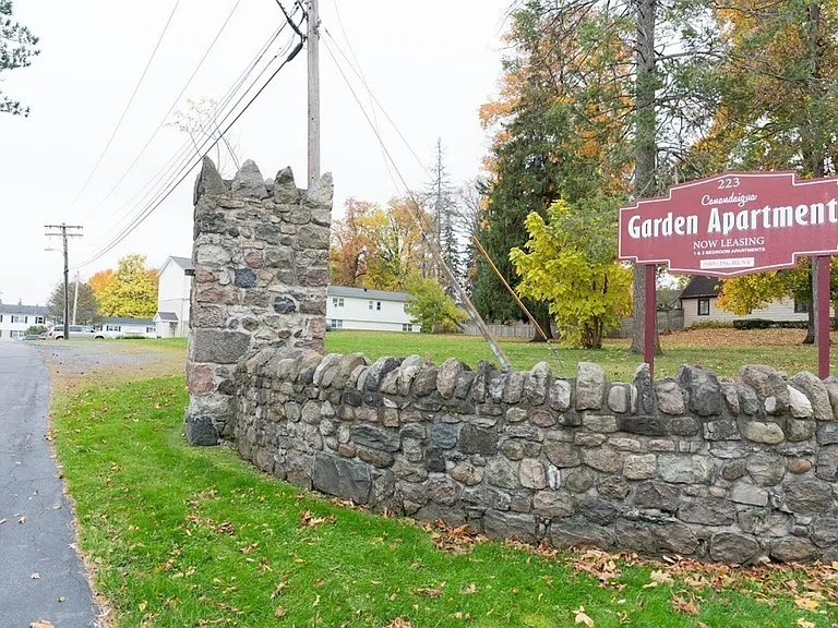 Canandaigua Garden Apartments — Photo 35
