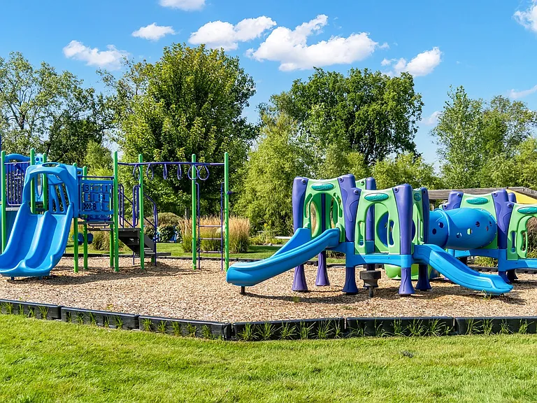 Shoreview Grand — Photo 44