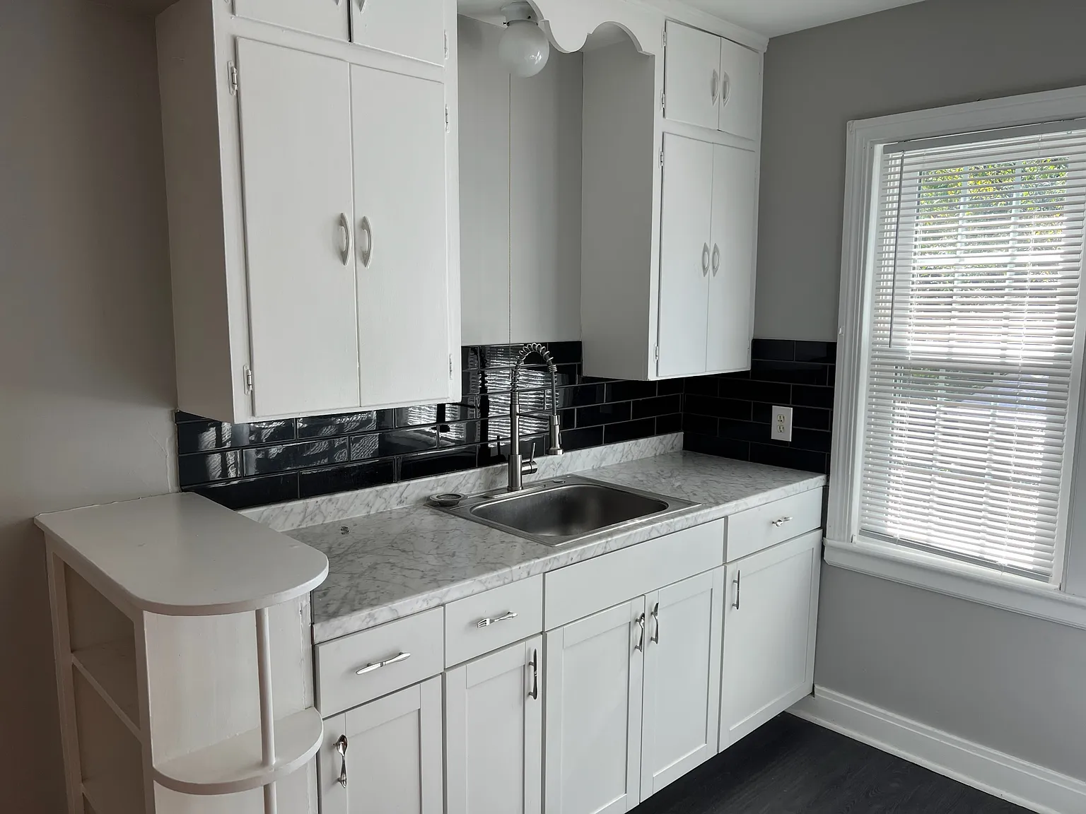 1 bed, 900 sqft, $965 — Photo 4
