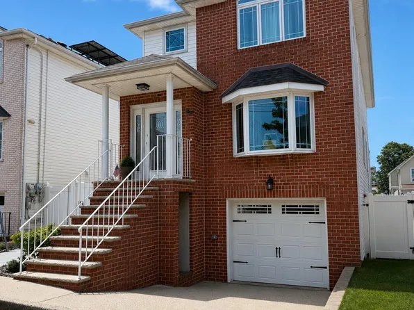 38 Meagan Loop, Staten Island, NY 10307