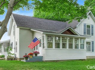 9313 Montcalm Ave, Greenville, MI 48838