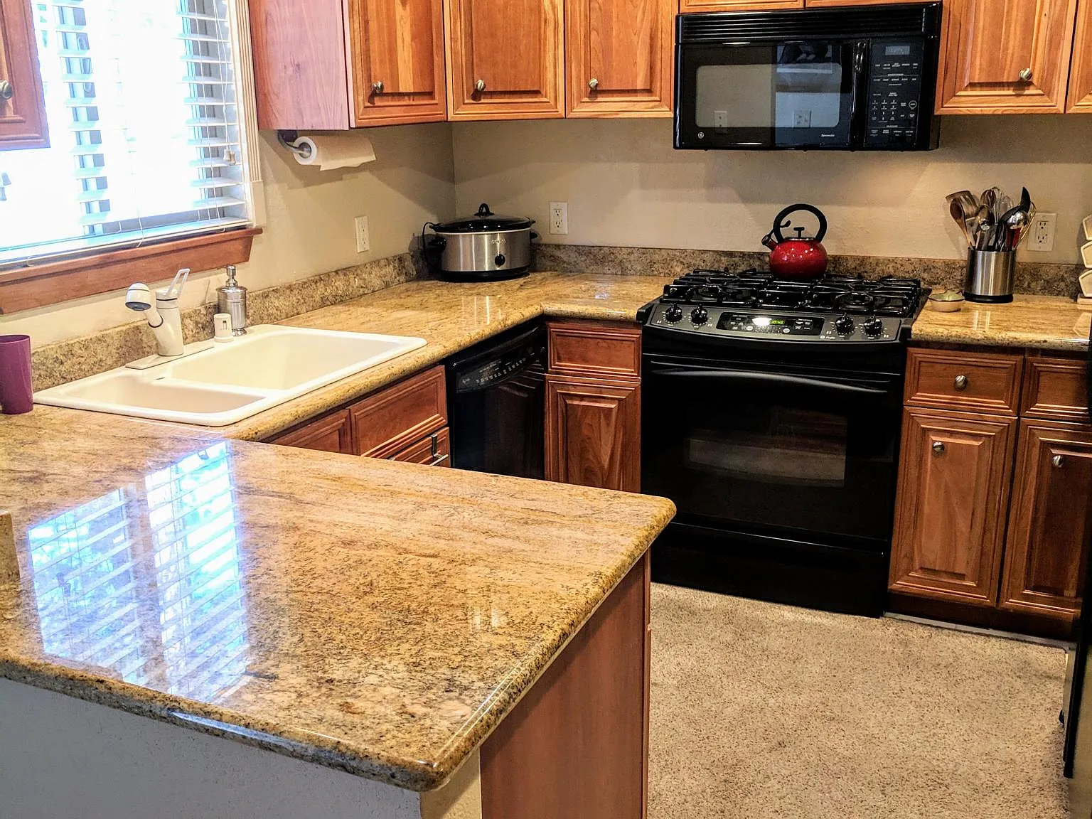 3 bed, 2.5 bath, 1332 sqft, $3,000 — Photo 1