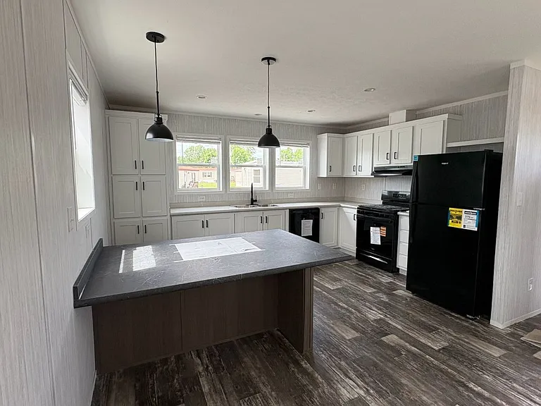 1703 Cambridge Ct — Photo 12