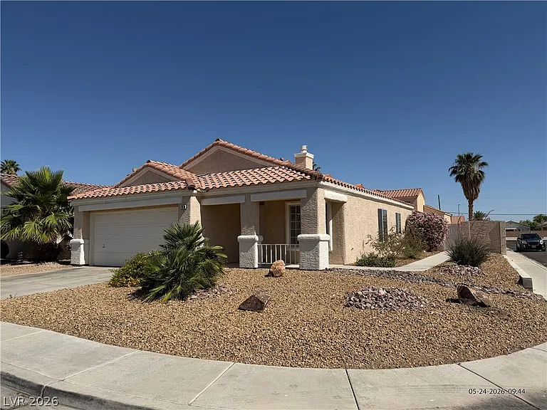 166 Windy Creek Ave — Photo 2
