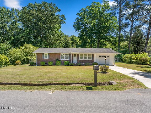 5th image of 118 Forest Drive W