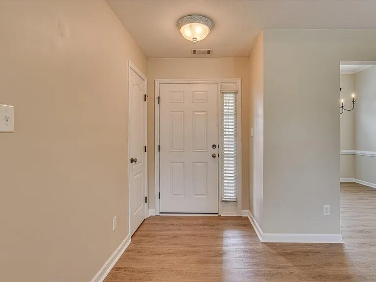 800 Cotswold Ct — Photo 6