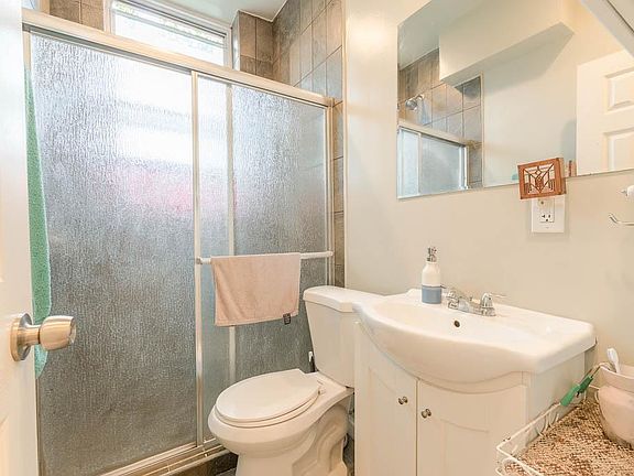 1800-Newton-St-NW-1-20180917-6_03152022