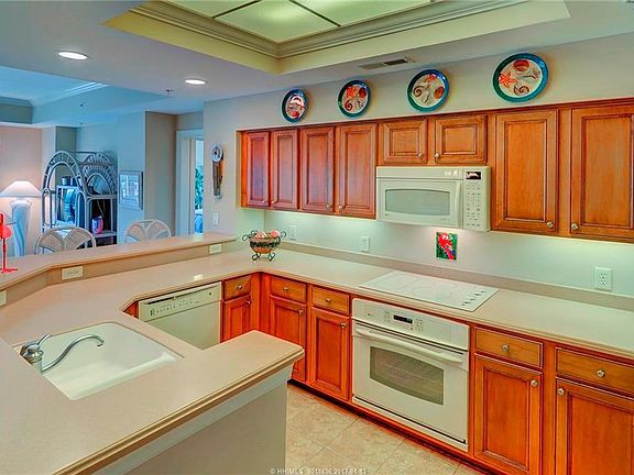 4th image of 9 Shelter Cove Ln APT 201