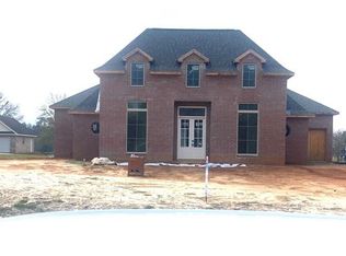 46 Long Lake Dr, Carriere, MS 39426