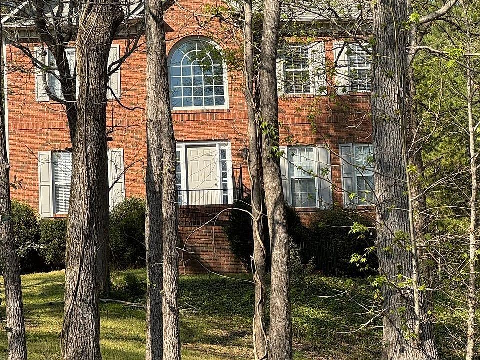 1st image of 216 Silverleaf Dr