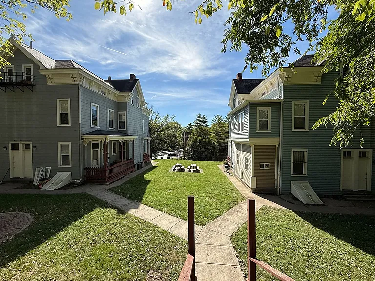 26 Conklin Apts — Photo 1