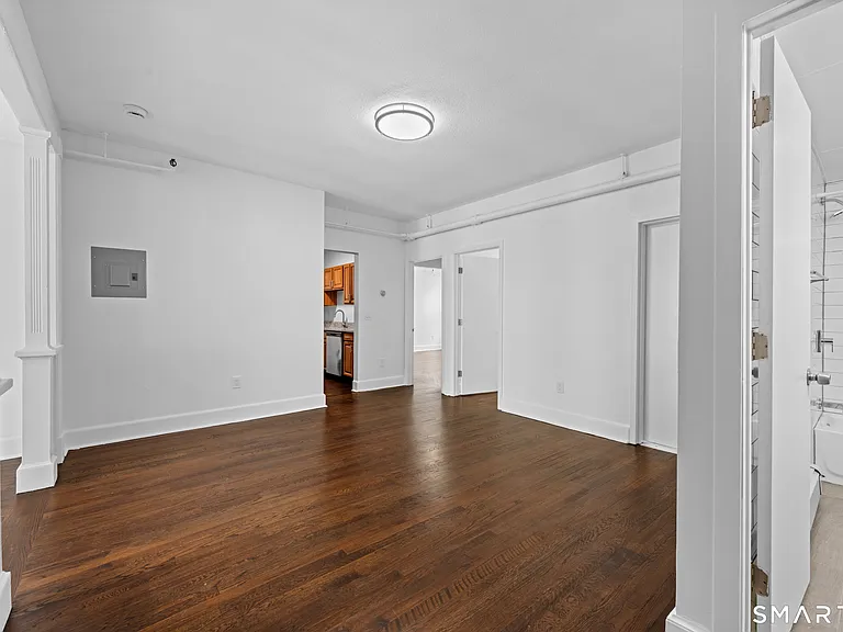 187 Bank St #302 — Photo 5