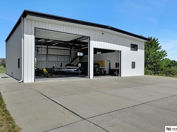 3rd image of 9929 Springlake North Ln