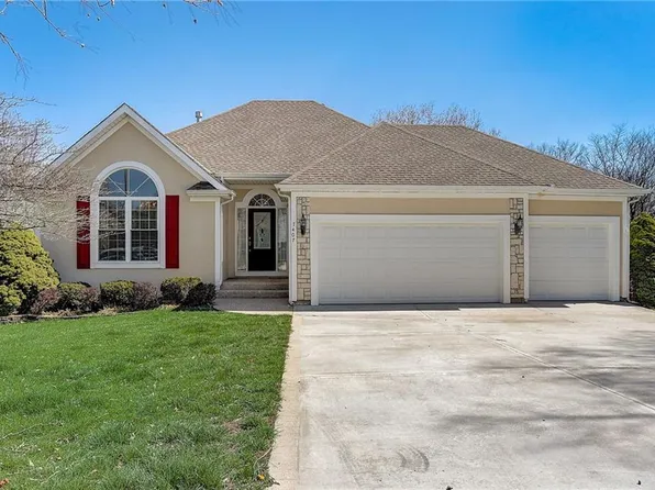 7407 N Sycamore Ave, Kansas City, MO 64158