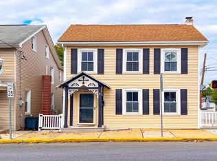 379 E Main St, Lititz, PA 17543