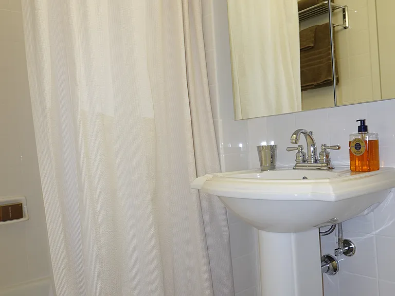 1500 Lexington Ave #11F — Photo 17