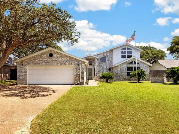 120 Marion Dr, Rockport, TX 78382